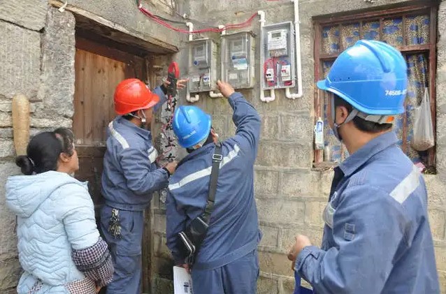 农村电压不够解决方法 农村电压低怎么解决?农村电压不够问题及解决方法(图1)