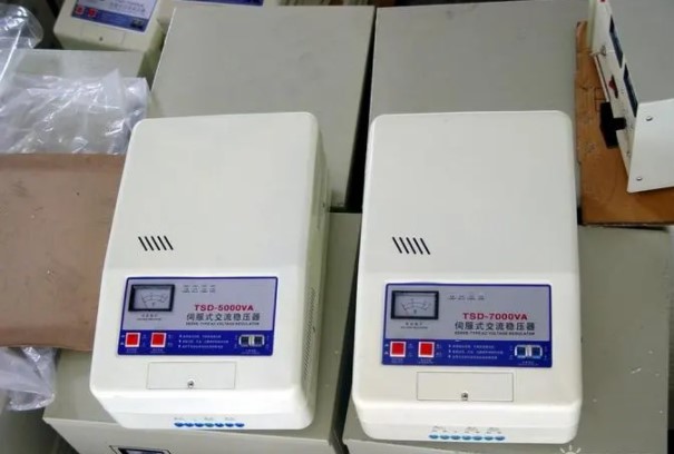 家用稳压器 家用电压低于180正常吗,电压180v怎么解决,电压180伏对电器有影响吗(图1)