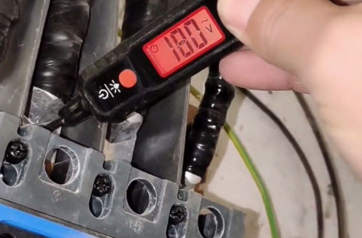 一到晚上电压就很低 一到晚上电压就很低(为什么晚上10点过后电压低)(图1)